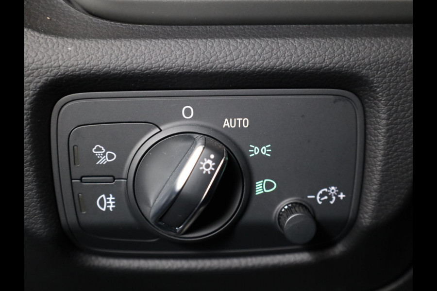 Audi A3 Limousine 1.5 TFSI CoD Pro Line 150pk AUT|  Navi| LM-velgen| Parksensors achter | verwacht 10-5