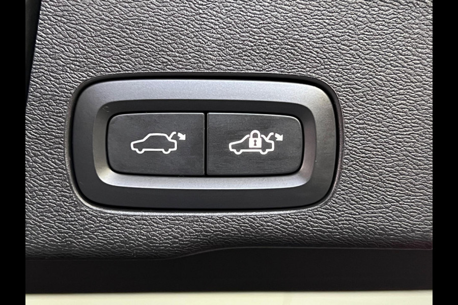 Volvo XC60 Recharge Black Edition Plus T6 AWD | Open dak | Harman Kardon | BLIS | Adapt. Cruise c.