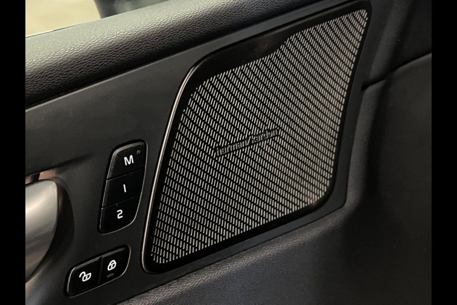 Volvo XC60 Recharge Black Edition Plus T6 AWD | Open dak | Harman Kardon | BLIS | Adapt. Cruise c.