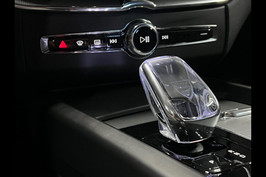 Volvo XC60 Recharge Black Edition Plus T6 AWD | Open dak | Harman Kardon | BLIS | Adapt. Cruise c.