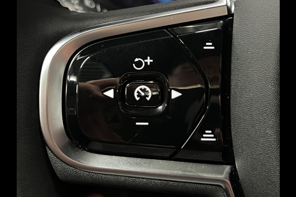 Volvo XC60 Recharge Black Edition Plus T6 AWD | Open dak | Harman Kardon | BLIS | Adapt. Cruise c.
