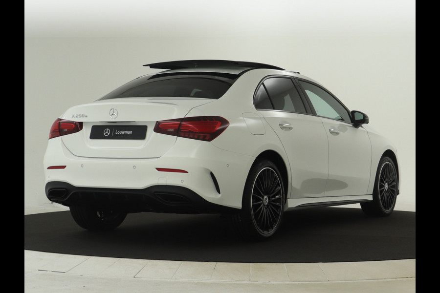 Mercedes-Benz A-Klasse 250 e Business Solution AMG | AMG Line Plus pakket | Nightpakket | Parkeerpakket met 360°-camera | Head-up display | Extra USB-poorten | Antidiefstalpakket URBAN GUARD PLUS | KEYLESS GO-comfortpakket |