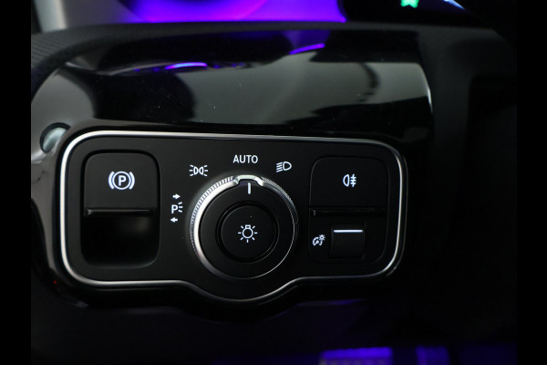 Mercedes-Benz A-Klasse 250 e Business Solution AMG | AMG Line Plus pakket | Nightpakket | Parkeerpakket met 360°-camera | Head-up display | Extra USB-poorten | Antidiefstalpakket URBAN GUARD PLUS | KEYLESS GO-comfortpakket |