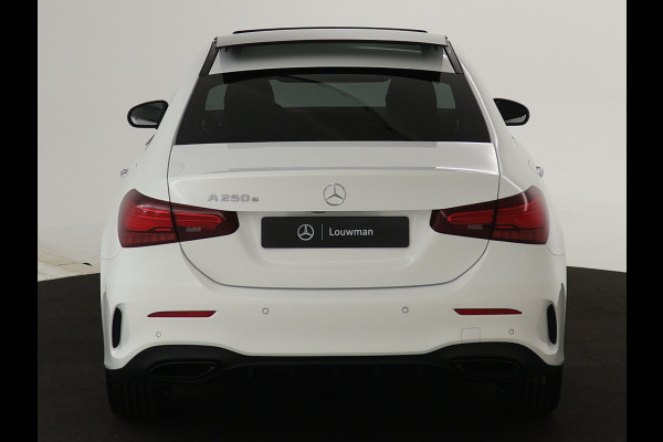 Mercedes-Benz A-Klasse 250 e Business Solution AMG | AMG Line Plus pakket | Nightpakket | Parkeerpakket met 360°-camera | Head-up display | Extra USB-poorten | Antidiefstalpakket URBAN GUARD PLUS | KEYLESS GO-comfortpakket |
