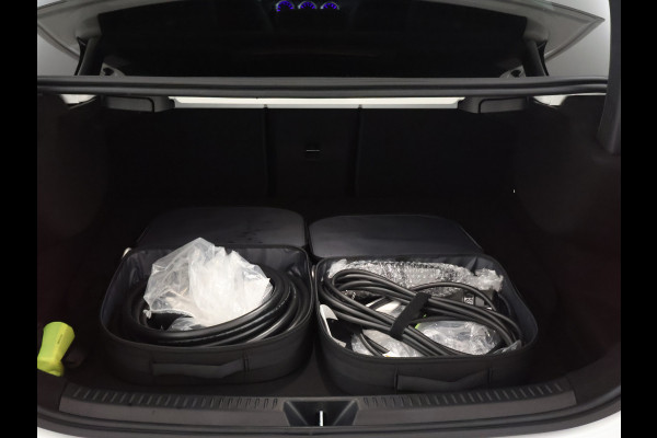 Mercedes-Benz A-Klasse 250 e Business Solution AMG | AMG Line Plus pakket | Nightpakket | Parkeerpakket met 360°-camera | Head-up display | Extra USB-poorten | Antidiefstalpakket URBAN GUARD PLUS | KEYLESS GO-comfortpakket |