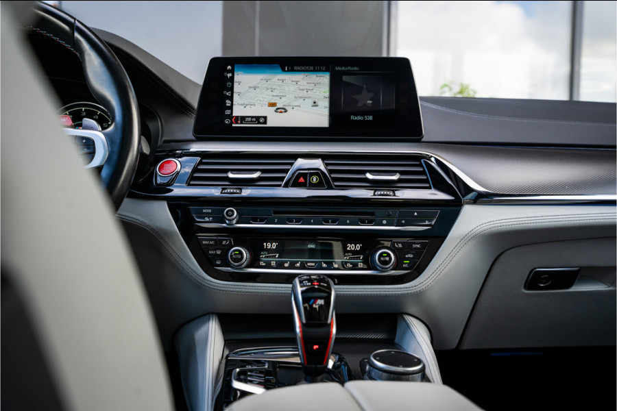 BMW M5 5-serie F90 - Panorama | B&W | M-Driver Pack | Softclose | HUD