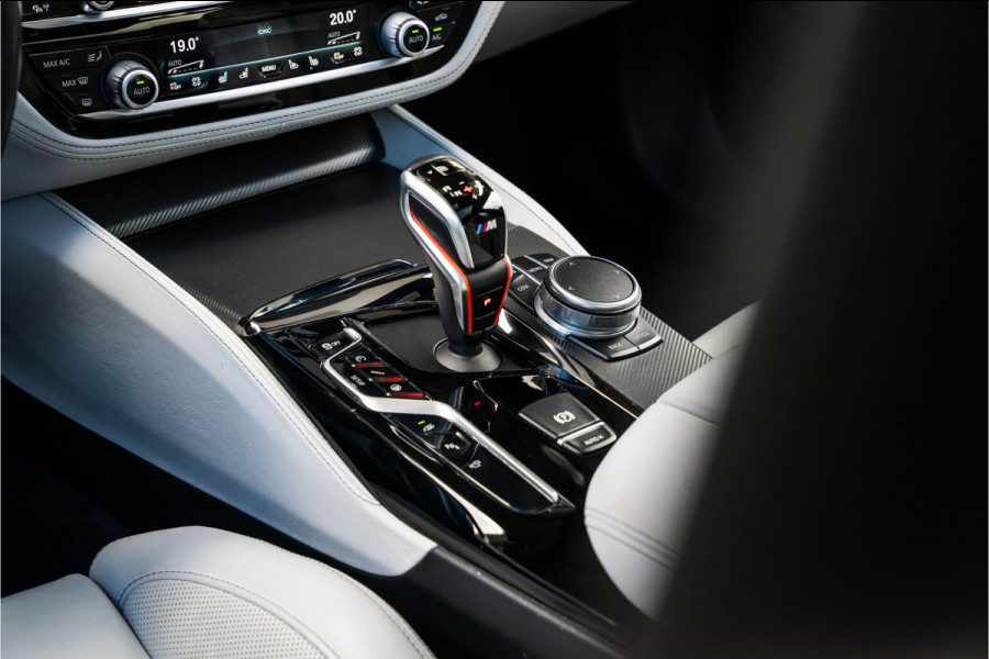 BMW M5 5-serie F90 - Panorama | B&W | M-Driver Pack | Softclose | HUD