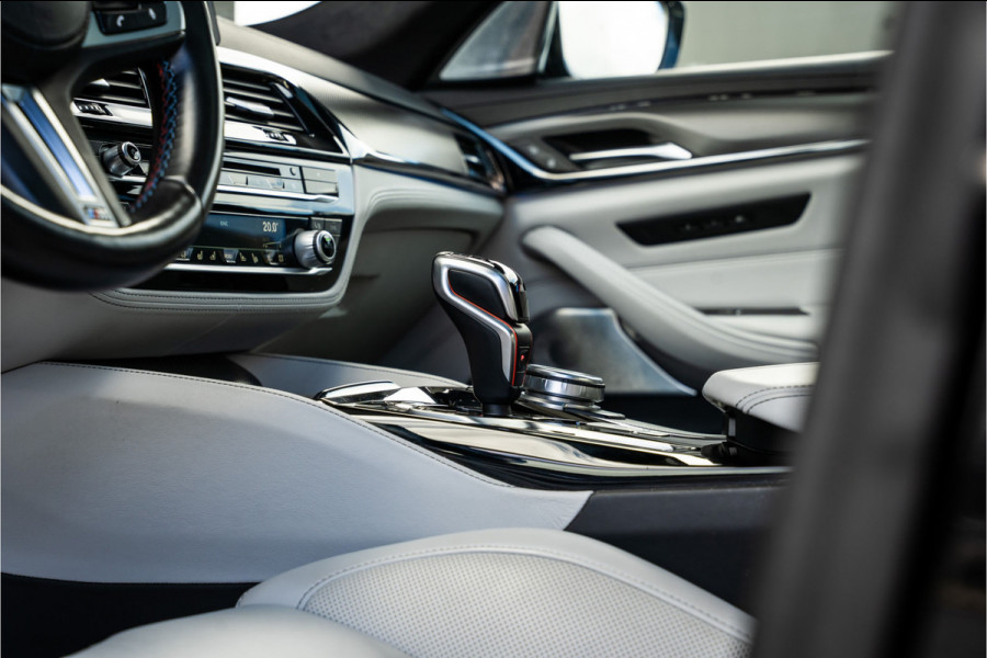 BMW M5 5-serie F90 - Panorama | B&W | M-Driver Pack | Softclose | HUD