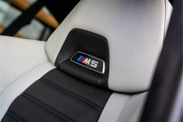 BMW M5 5-serie F90 - Panorama | B&W | M-Driver Pack | Softclose | HUD