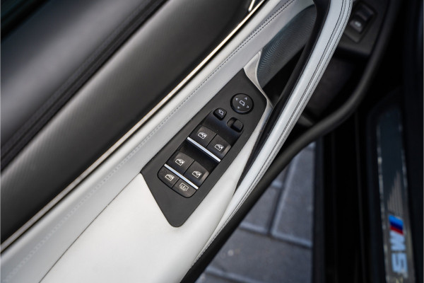 BMW M5 5-serie F90 - Panorama | B&W | M-Driver Pack | Softclose | HUD