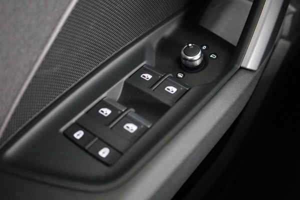 Audi A3 Limousine 30 TFSI Advanced edition 116pk S-tronic | navigatie | Sportstoelen | Led verlichting |