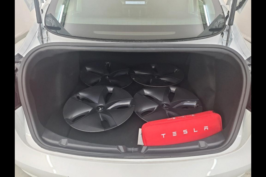Tesla Model 3 Standard RWD Plus 60 kWh |NL AUTO | CAMERA | LEDER | PANO ! 2DE PINKSTERDAG GEOPEND VAN 10:00 UUR T/M 17:00 UUR