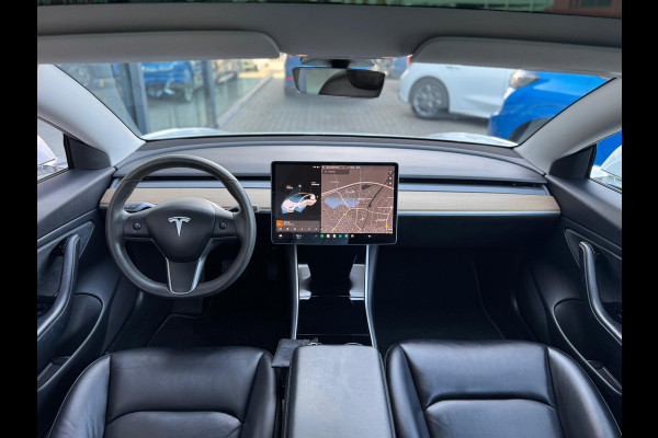 Tesla Model 3 Standard RWD Plus 60 kWh |NL AUTO | CAMERA | LEDER | PANO ! 2DE PINKSTERDAG GEOPEND VAN 10:00 UUR T/M 17:00 UUR