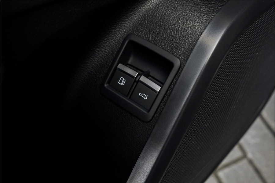 Audi Q5 Sportback 50 TFSI e S Edition Pano RS-Stoelen Matrix Trekhaak 20"