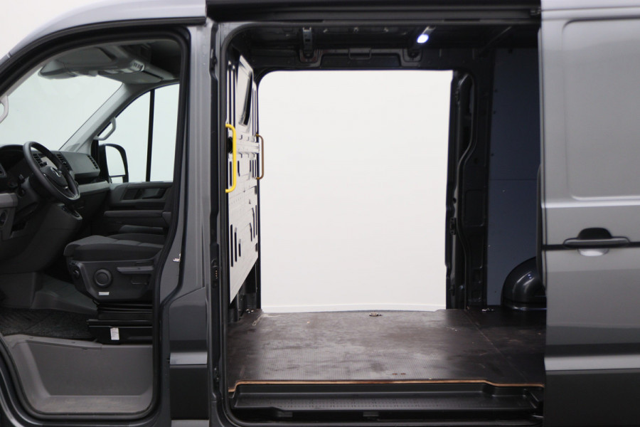Volkswagen Crafter 35 2.0 TDI DSG L3H2 2x Schuifdeur, ACC, Camera, Apple Carplay, DAB, 3000KG Trekhaak, 17''