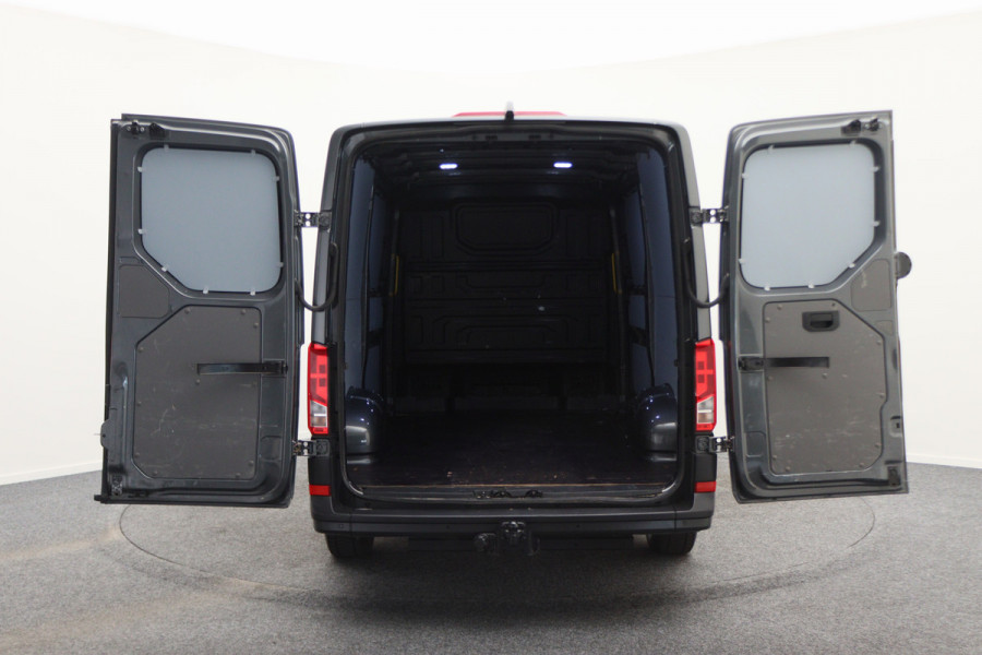 Volkswagen Crafter 35 2.0 TDI DSG L3H2 2x Schuifdeur, ACC, Camera, Apple Carplay, DAB, 3000KG Trekhaak, 17''