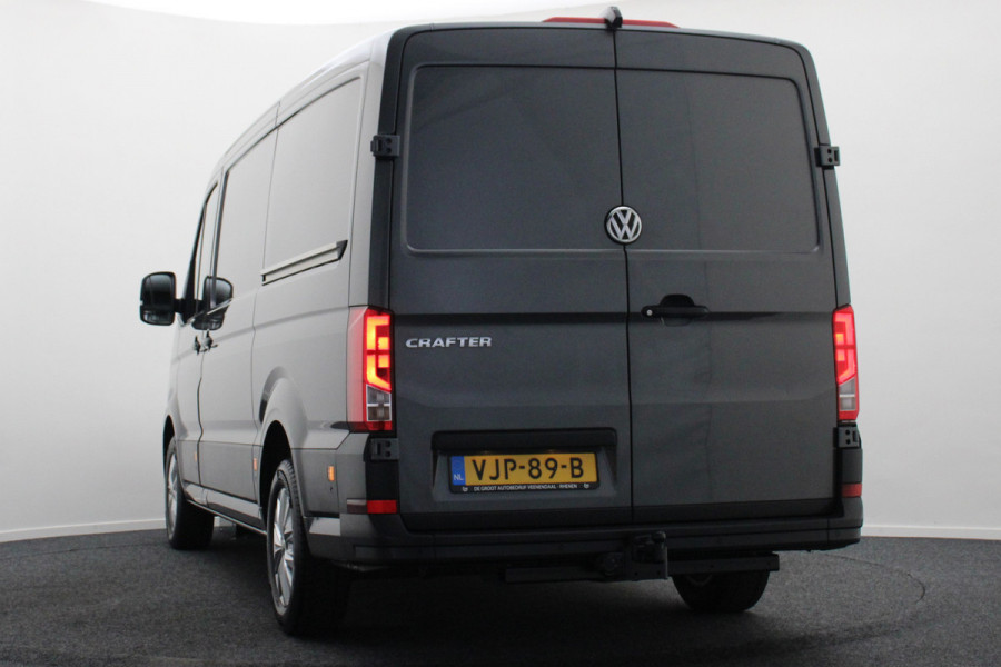 Volkswagen Crafter 35 2.0 TDI DSG L3H2 2x Schuifdeur, ACC, Camera, Apple Carplay, DAB, 3000KG Trekhaak, 17''