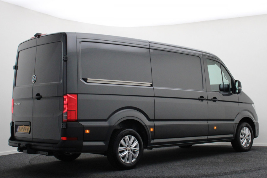 Volkswagen Crafter 35 2.0 TDI DSG L3H2 2x Schuifdeur, ACC, Camera, Apple Carplay, DAB, 3000KG Trekhaak, 17''