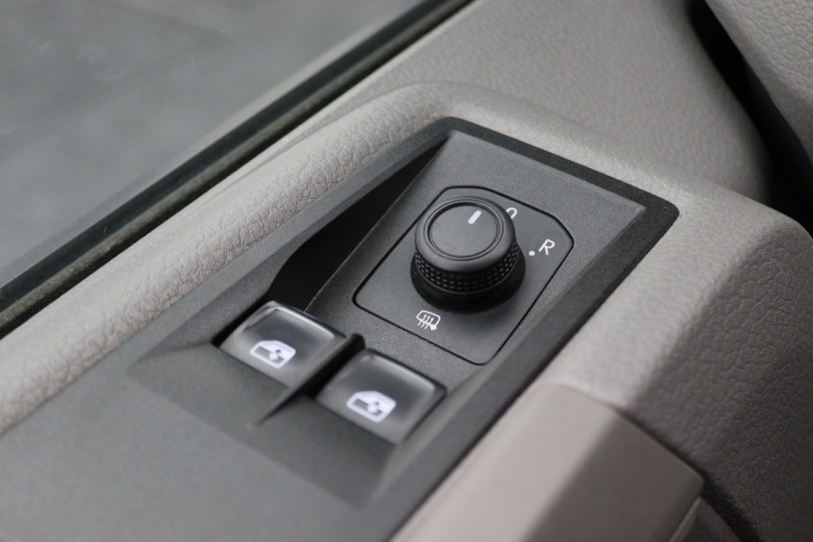 Volkswagen Crafter 35 2.0 TDI DSG L3H2 2x Schuifdeur, ACC, Camera, Apple Carplay, DAB, 3000KG Trekhaak, 17''