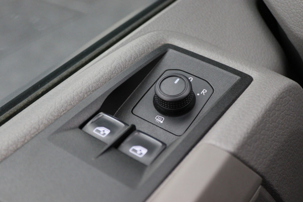 Volkswagen Crafter 35 2.0 TDI DSG L3H2 2x Schuifdeur, ACC, Camera, Apple Carplay, DAB, 3000KG Trekhaak, 17''