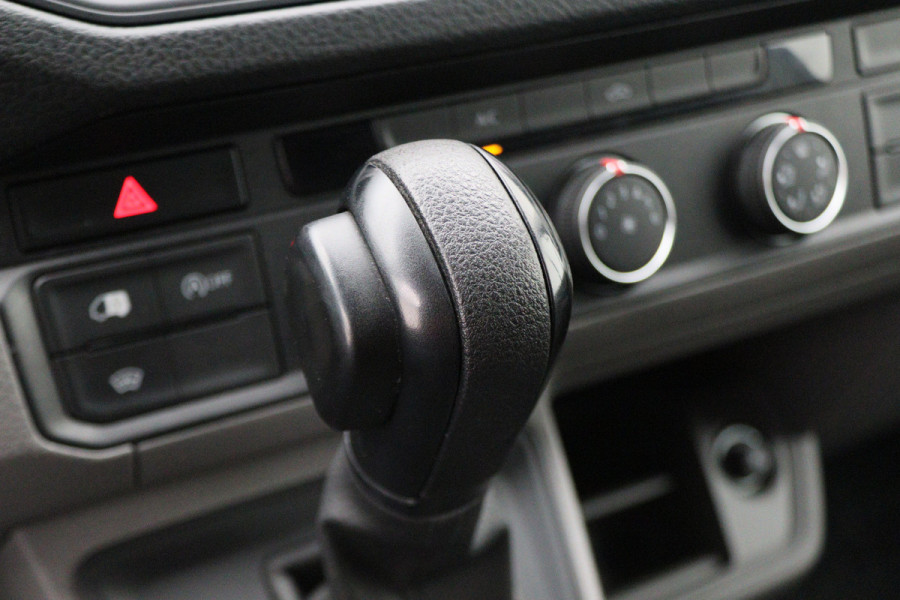 Volkswagen Crafter 35 2.0 TDI DSG L3H2 2x Schuifdeur, ACC, Camera, Apple Carplay, DAB, 3000KG Trekhaak, 17''