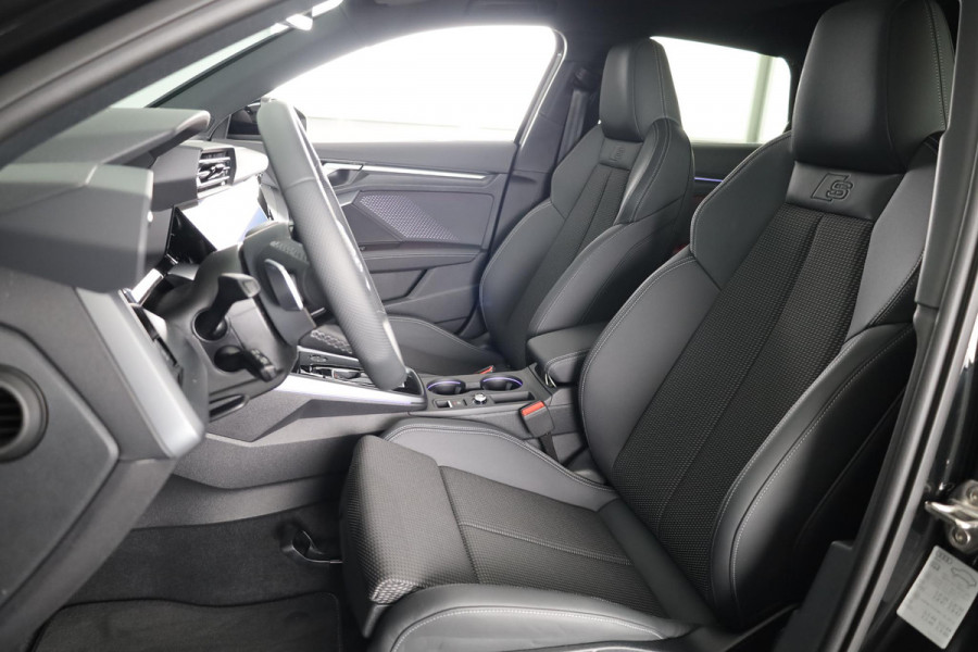 Audi A3 Sportback 45 TFSI e S edition Competition 272pk | Panoramadak | 19 inch lichtmetalen velgen | Sonos Premium Audio | Navigatie