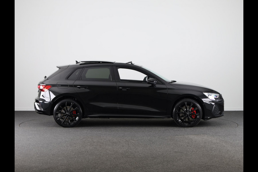 Audi A3 Sportback 45 TFSI e S edition Competition 272pk | Panoramadak | 19 inch lichtmetalen velgen | Sonos Premium Audio | Navigatie