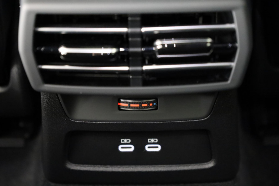 Audi A3 Sportback 45 TFSI e S edition Competition 272pk | Panoramadak | 19 inch lichtmetalen velgen | Sonos Premium Audio | Navigatie