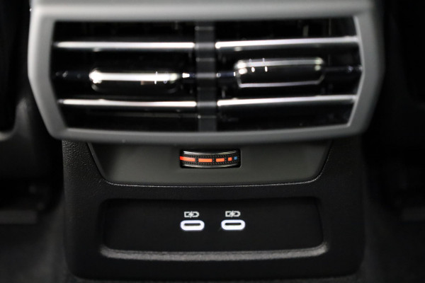 Audi A3 Sportback 45 TFSI e S edition Competition 272pk | Panoramadak | 19 inch lichtmetalen velgen | Sonos Premium Audio | Navigatie