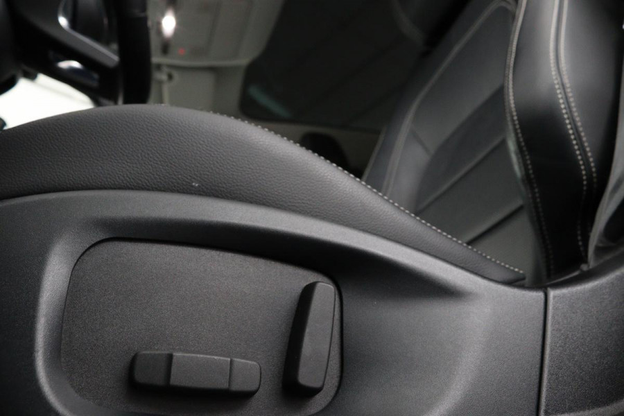 Jaguar I-PACE EV400 SE 90 kWh | Panoramadak | Leder | Stoelverwarming | Carplay | Meridian Surround | Camera | Park Assist | Full LED