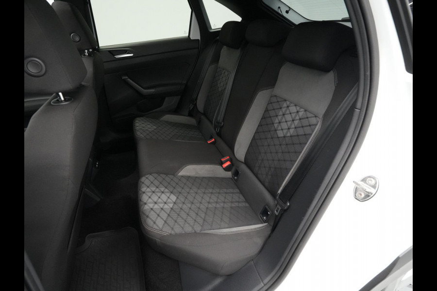 Volkswagen Taigo 1.0 TSI 110pk DSG R-Line Panoramadak Camera Keyless Clima