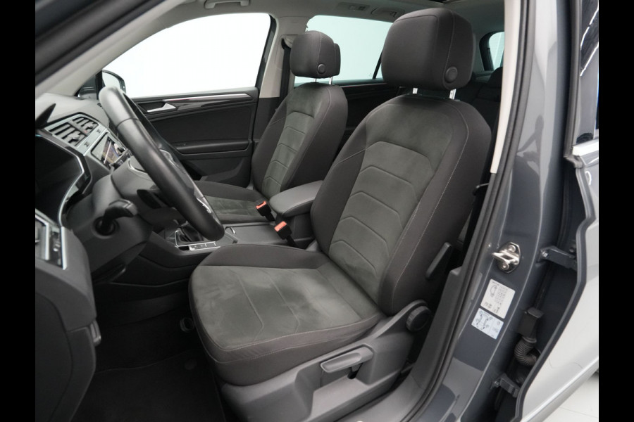 Volkswagen Tiguan 1.4 TSI 245pk eHybrid Elegance Panorama Camera Side Assist Matrix Led