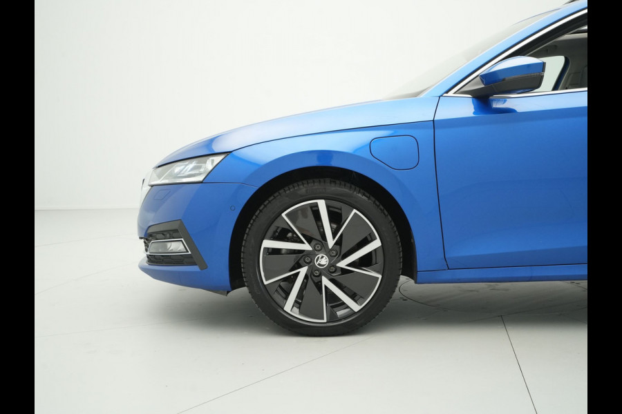 Škoda Octavia Combi 1.4 TSI 204pk iV PHEV Style First Edition Panorama Camera Matrix Led Stoelverwarming
