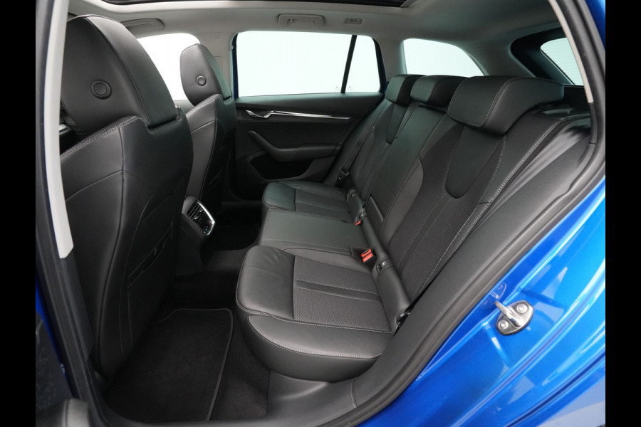 Škoda Octavia Combi 1.4 TSI 204pk iV PHEV Style First Edition Panorama Camera Matrix Led Stoelverwarming