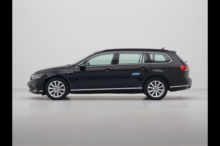 Volkswagen Passat Variant 1.4 TSI 218pk PHEV GTE Trekhaak Camera Navigatie Stoelverwarming