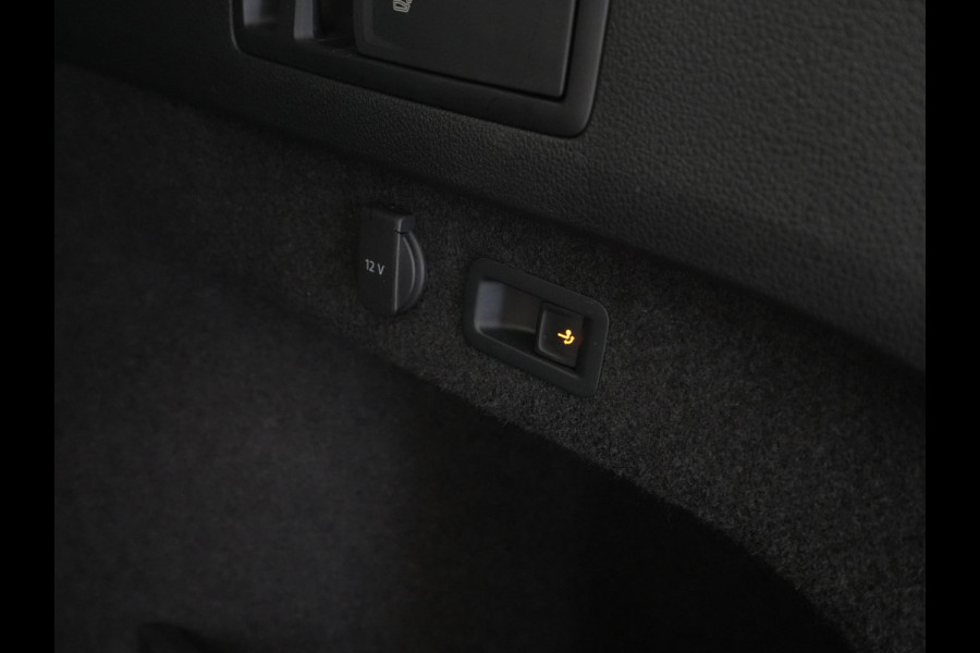 Volkswagen Passat Variant 1.4 TSI 218pk PHEV GTE Trekhaak Camera Navigatie Stoelverwarming
