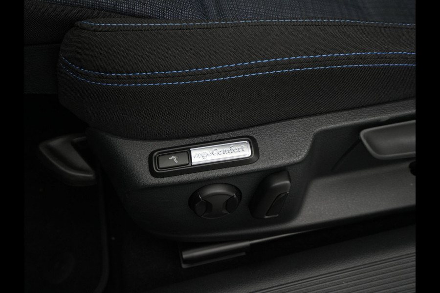 Volkswagen Passat Variant 1.4 TSI 218pk PHEV GTE Trekhaak Camera Navigatie Stoelverwarming