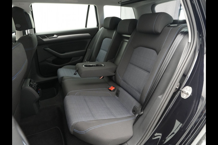 Volkswagen Passat Variant 1.4 TSI 218pk PHEV GTE Trekhaak Camera Navigatie Stoelverwarming