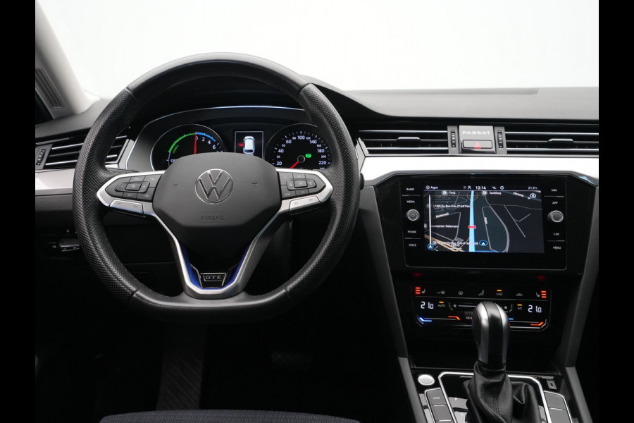 Volkswagen Passat Variant 1.4 TSI 218pk PHEV GTE Trekhaak Camera Navigatie Stoelverwarming