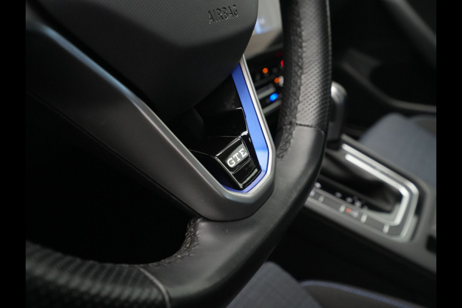 Volkswagen Passat Variant 1.4 TSI 218pk PHEV GTE Trekhaak Camera Navigatie Stoelverwarming