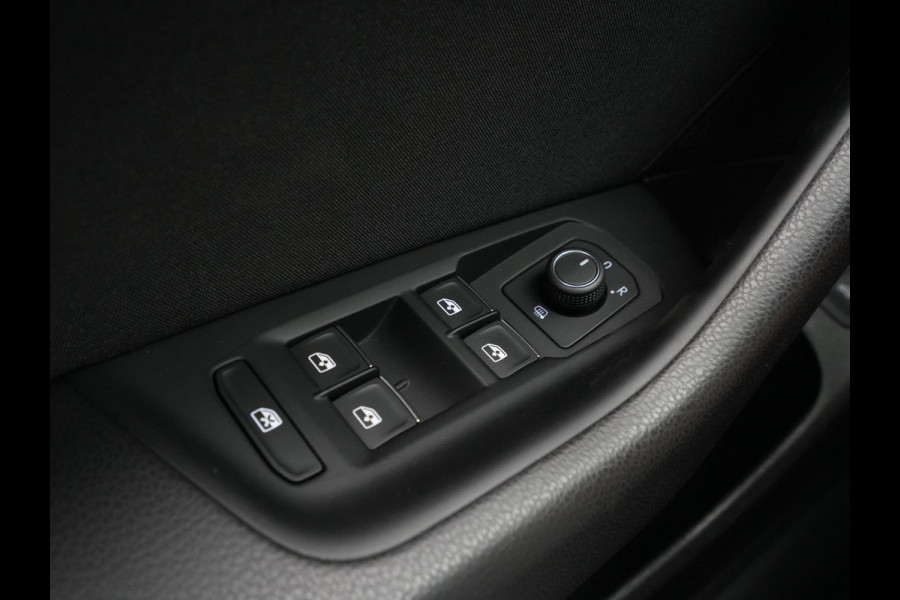 Volkswagen Passat Variant 1.4 TSI 218pk PHEV GTE Trekhaak Camera Navigatie Stoelverwarming