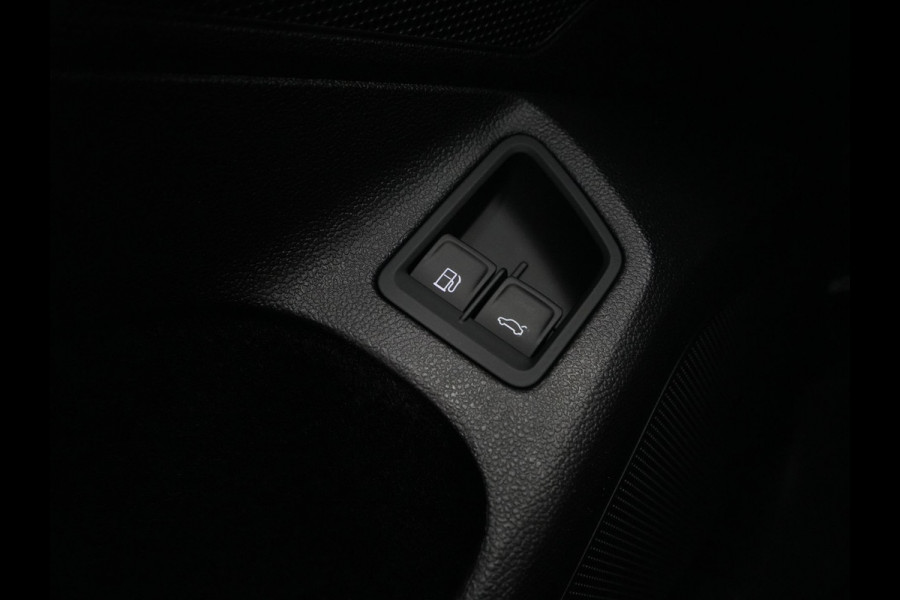 Volkswagen Passat Variant 1.4 TSI 218pk PHEV GTE Trekhaak Camera Navigatie Stoelverwarming