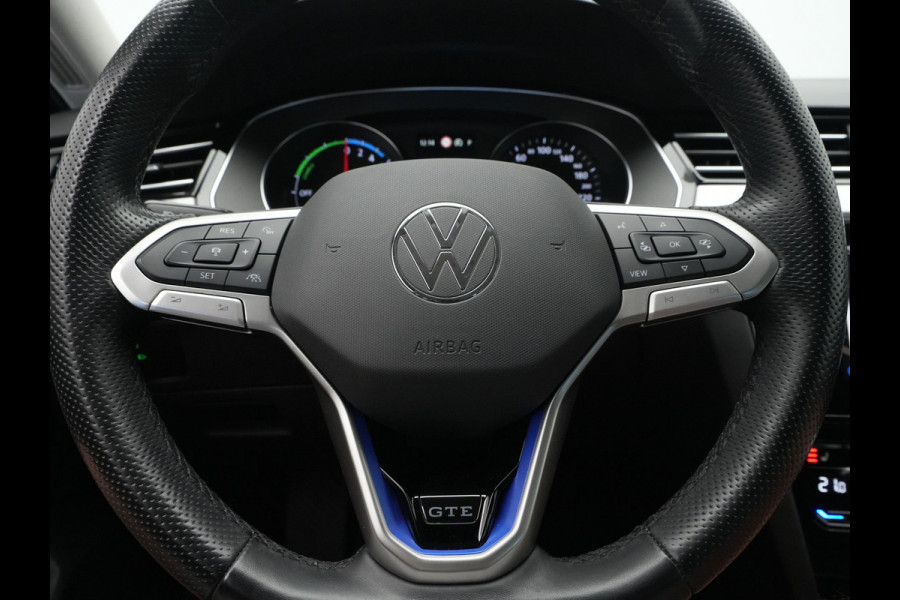 Volkswagen Passat Variant 1.4 TSI 218pk PHEV GTE Trekhaak Camera Navigatie Stoelverwarming