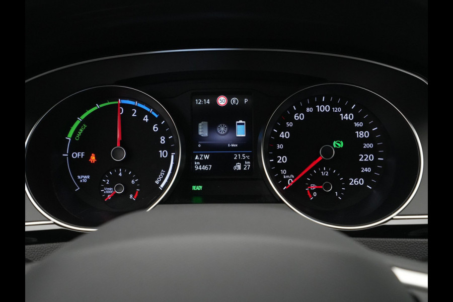 Volkswagen Passat Variant 1.4 TSI 218pk PHEV GTE Trekhaak Camera Navigatie Stoelverwarming