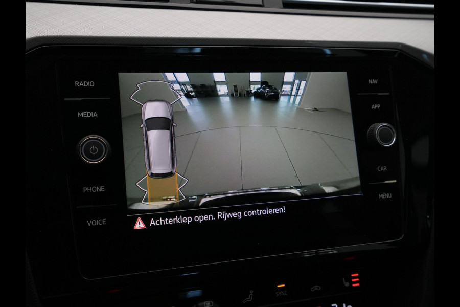 Volkswagen Passat Variant 1.4 TSI 218pk PHEV GTE Trekhaak Camera Navigatie Stoelverwarming