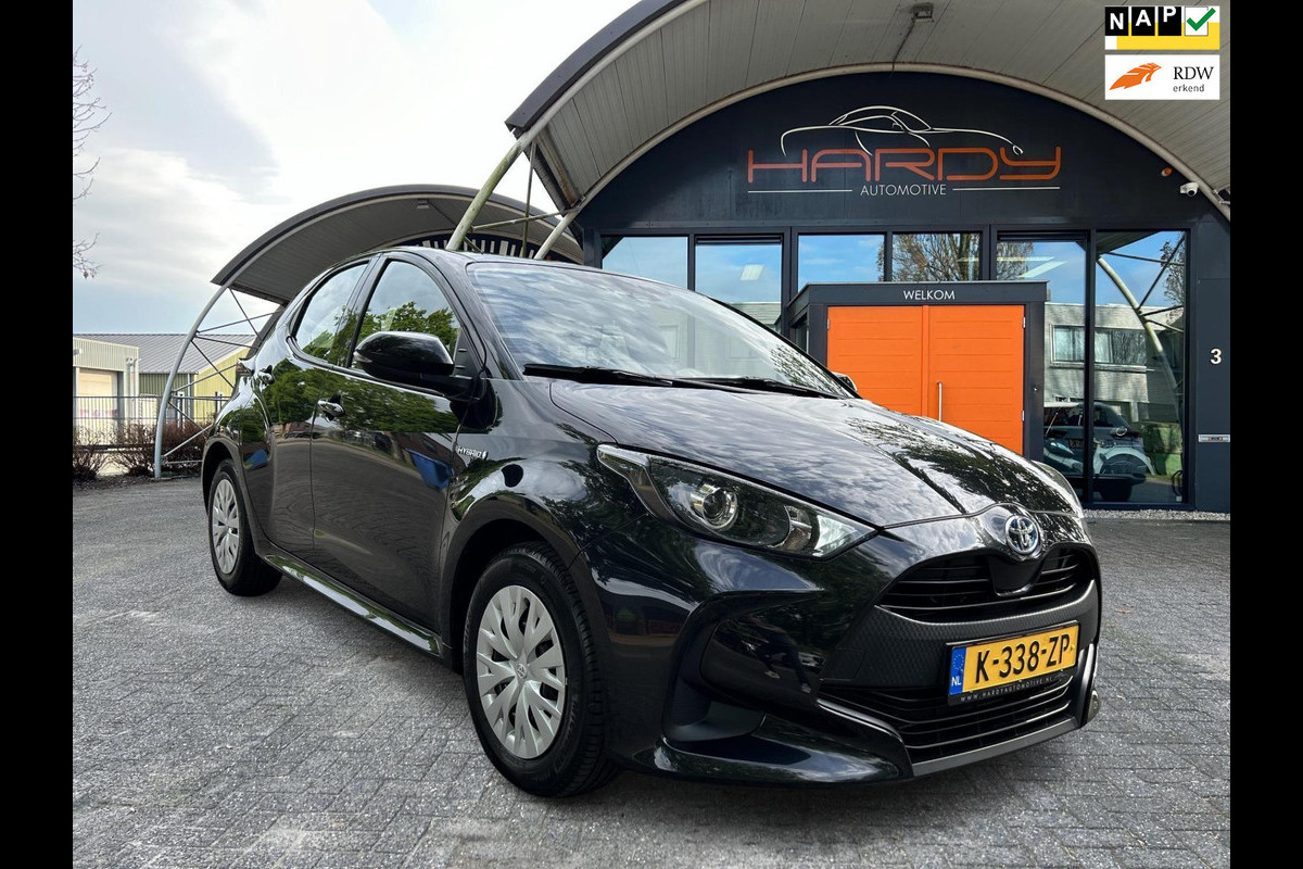 Toyota Yaris 1.5 Hybrid Active Apple Carplay 1e Eigenaar Dealeronderhouden NL-Auto Rijklaarprijs! Toyota Yaris 1.5 Hybrid Active Apple Carplay 1e Eigenaar Dealeronderhouden NL-Auto Rijklaarprijs!