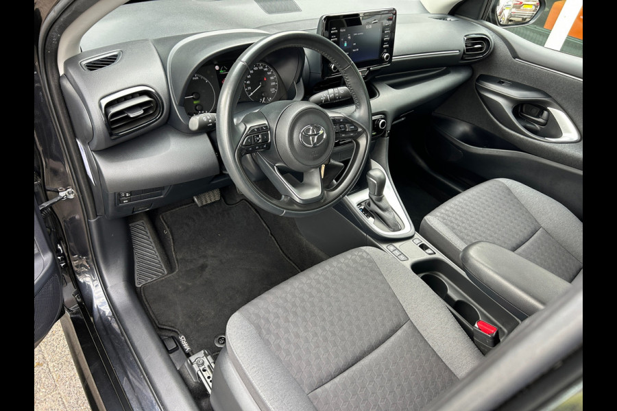 Toyota Yaris 1.5 Hybrid Active Apple Carplay 1e Eigenaar Dealeronderhouden NL-Auto Rijklaarprijs!