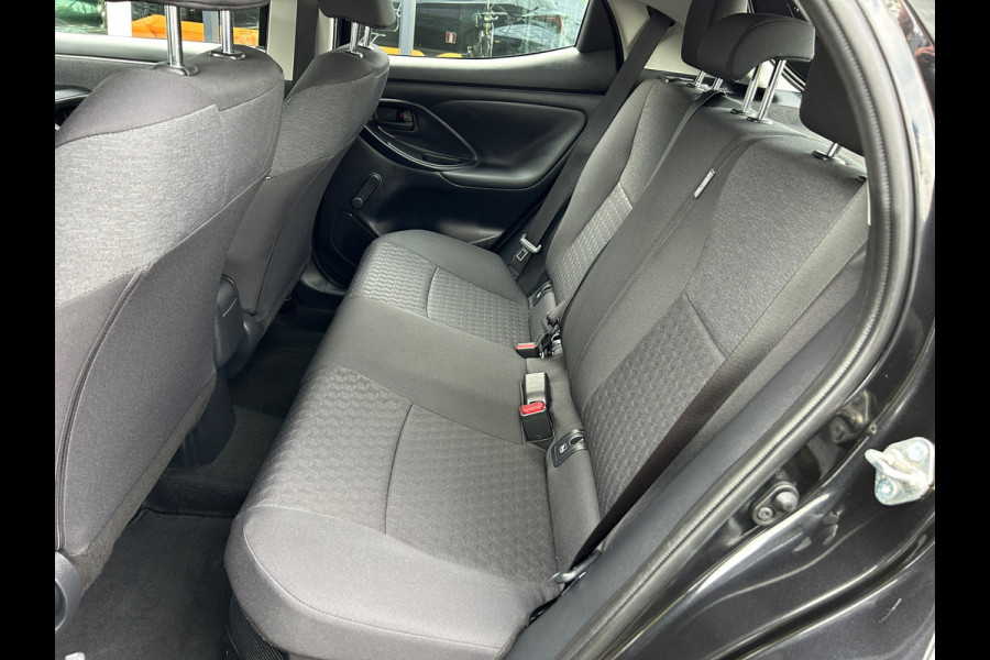 Toyota Yaris 1.5 Hybrid Active Apple Carplay 1e Eigenaar Dealeronderhouden NL-Auto Rijklaarprijs!