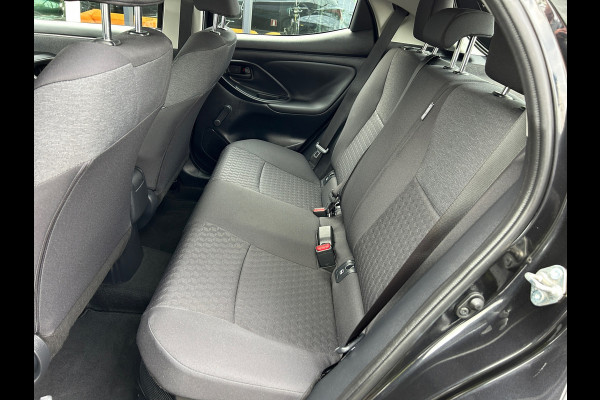 Toyota Yaris 1.5 Hybrid Active Apple Carplay 1e Eigenaar Dealeronderhouden NL-Auto Rijklaarprijs!