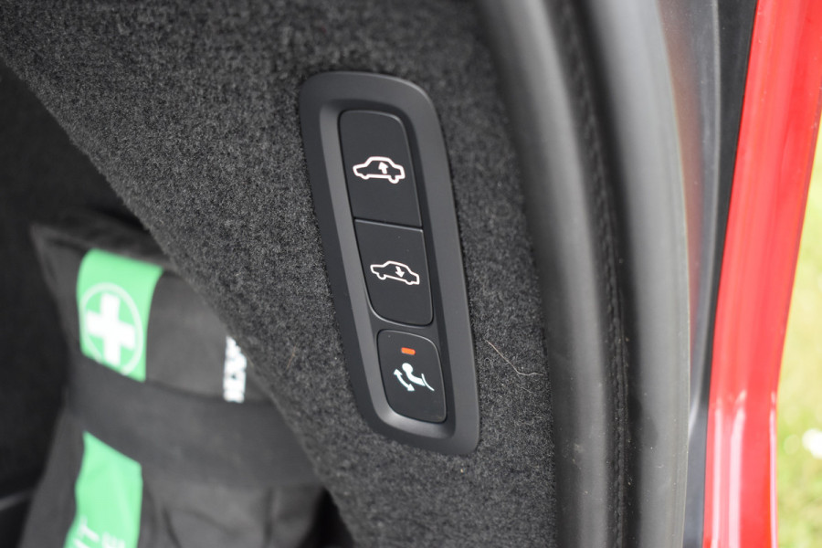 Volvo XC90 T8 455PK Recharge AWD Ultimate Bright | Luchtvering | B&W | Massage | Trekhaak | Stoelkoeling | HUD